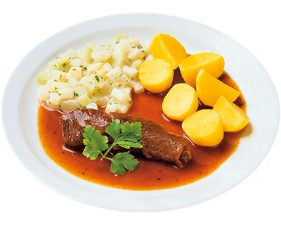 Rinderroulade mit Kartoffelsalat und Möhren